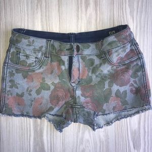 Reversible ombré/rose shorts